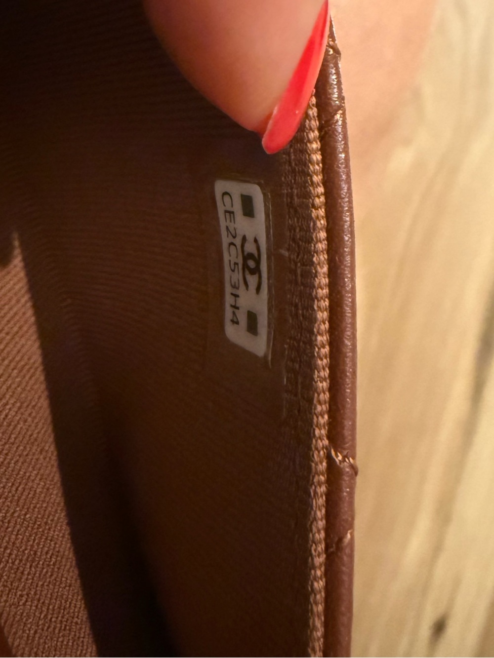 CHANEL Brown Quilted Leather Card Holder with Gold Logo - Picture 4 of 7